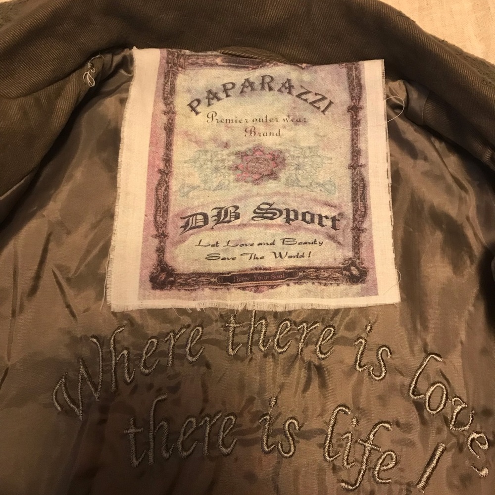 Jacket - Picture 5 of 7